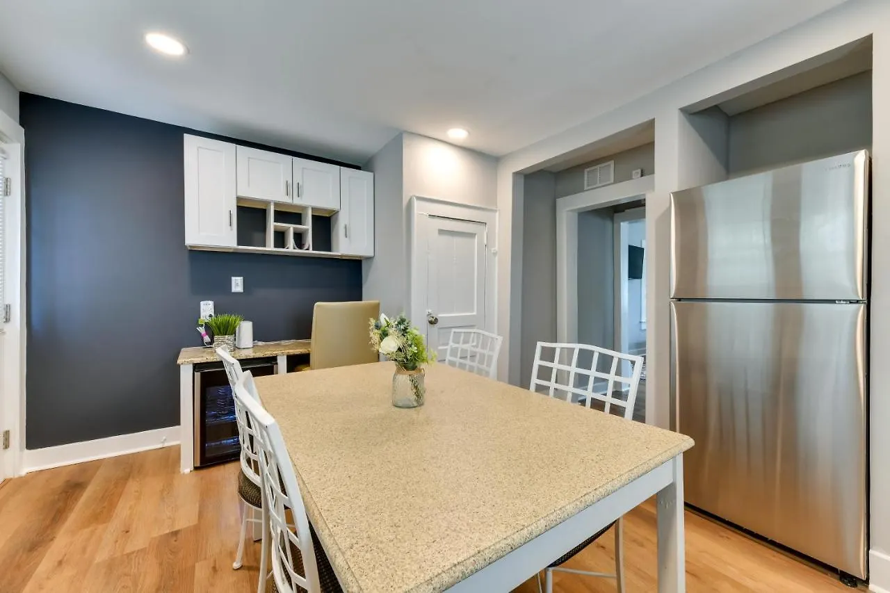 Stunning Charlotte Retreat About 2 Mi To City Center! Holiday home