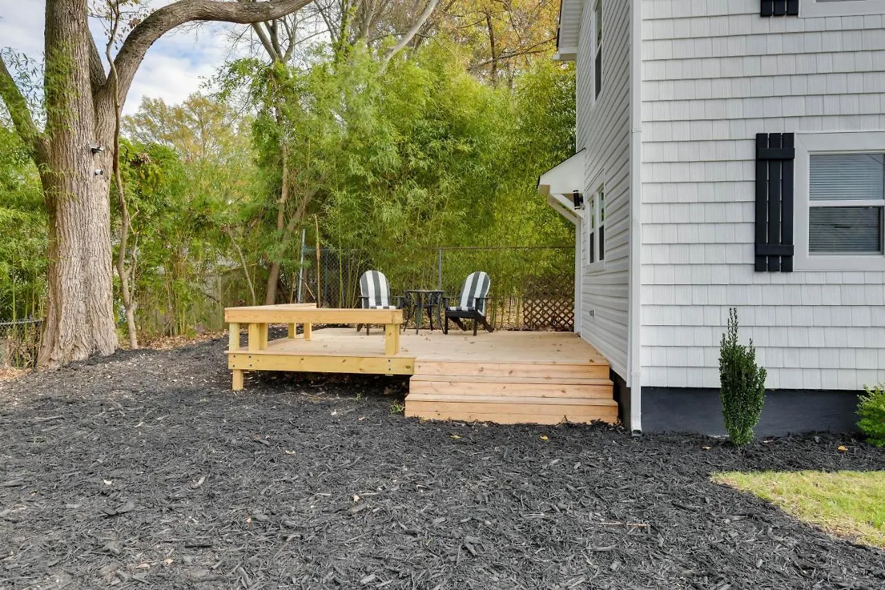Stunning Charlotte Retreat About 2 Mi To City Center!